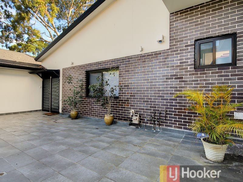 3/8 Collaroy Avenue, Peakhurst NSW 2210