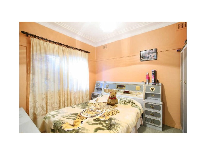 30 Station Street, Mortdale NSW 2223