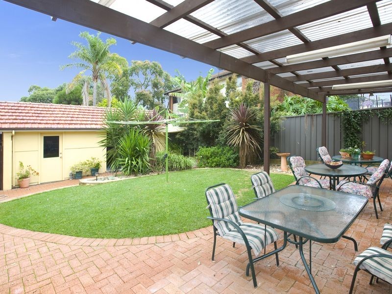 15 Treloar Avenue, Mortdale NSW 2223