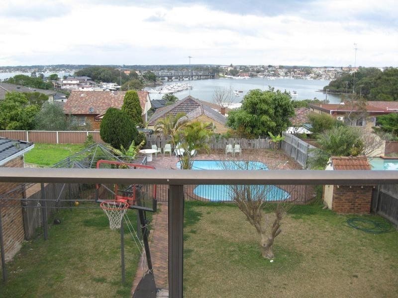 11 Hatfield Street, Blakehurst NSW 2221