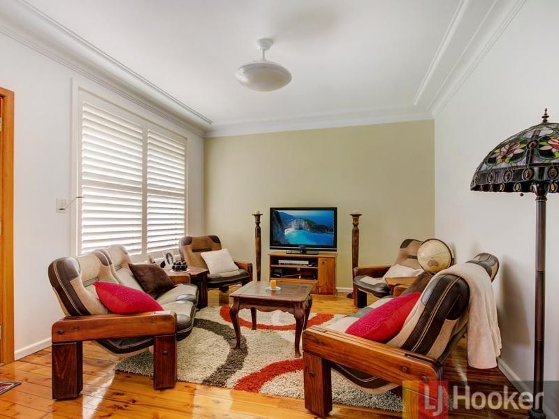 41 Jacques Avenue, Peakhurst NSW 2210