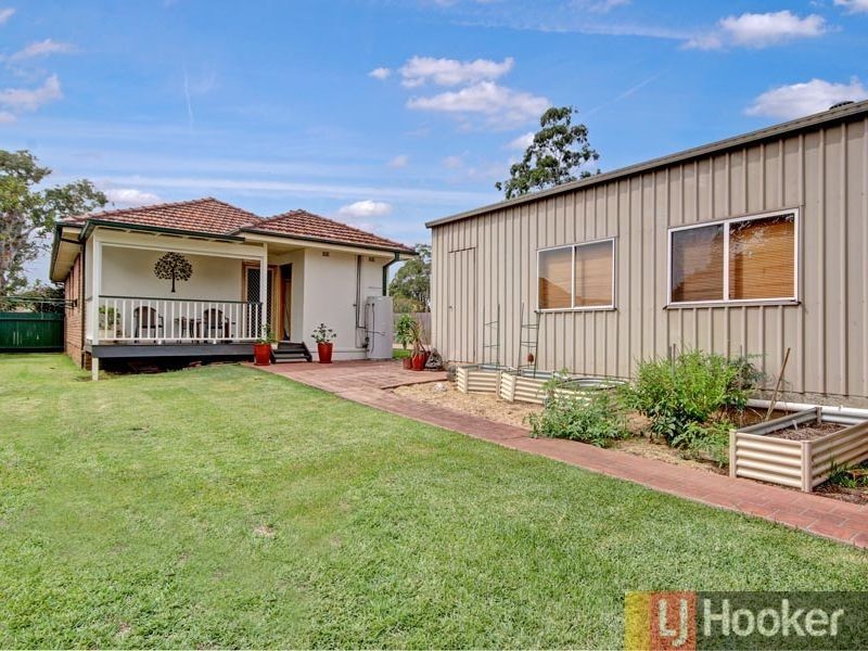 41 Jacques Avenue, Peakhurst NSW 2210