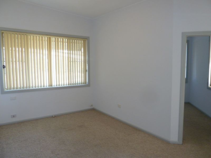 1/60A Henry Lawson Drive, Peakhurst NSW 2210