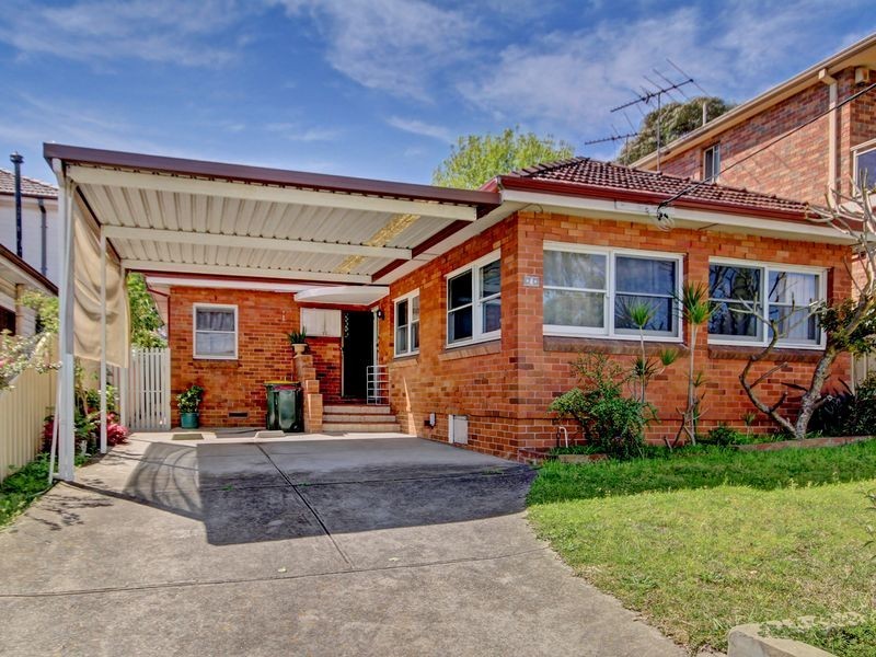 4 Boundary Road, Mortdale NSW 2223