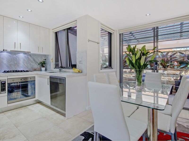 2/1 Martin Place, Mortdale NSW 2223