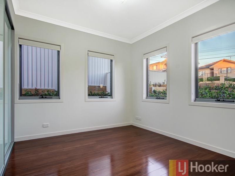 17 Mavis Avenue, Peakhurst NSW 2210