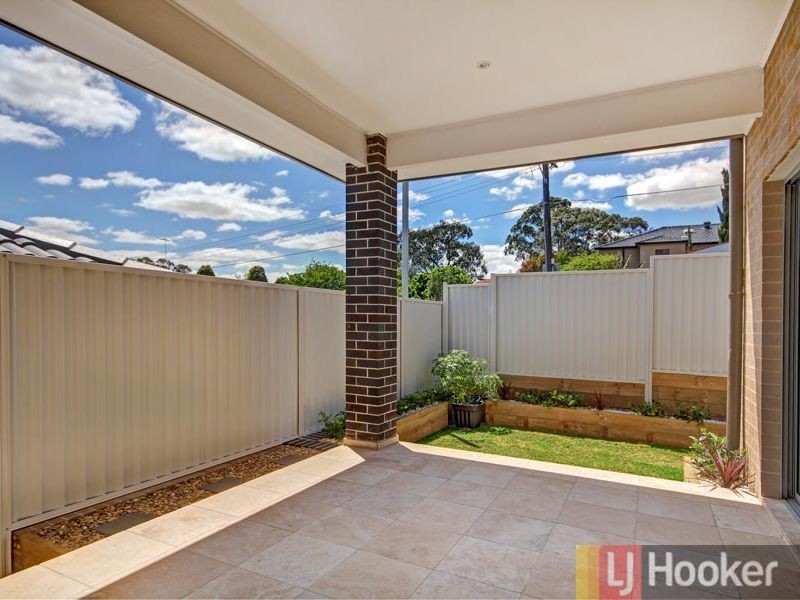17 Mavis Avenue, Peakhurst NSW 2210