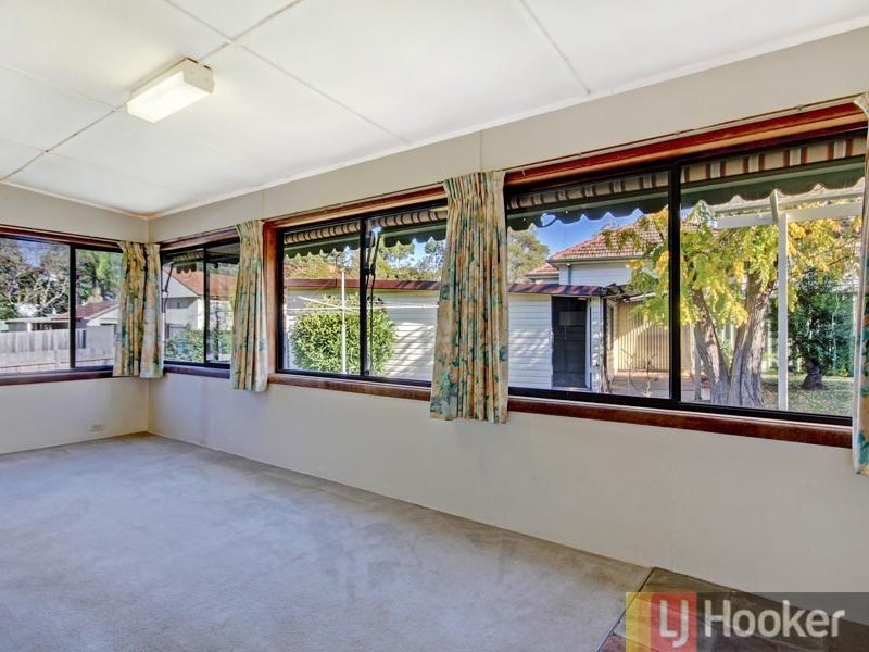 86 Lorraine Street, Peakhurst Heights NSW 2210