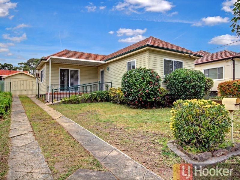 5 Greenlands Avenue, Peakhurst NSW 2210