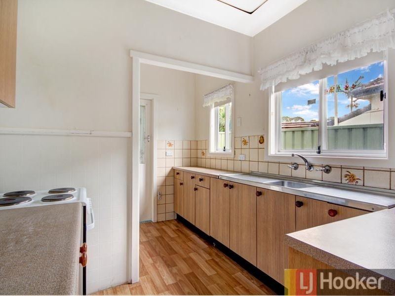 5 Greenlands Avenue, Peakhurst NSW 2210