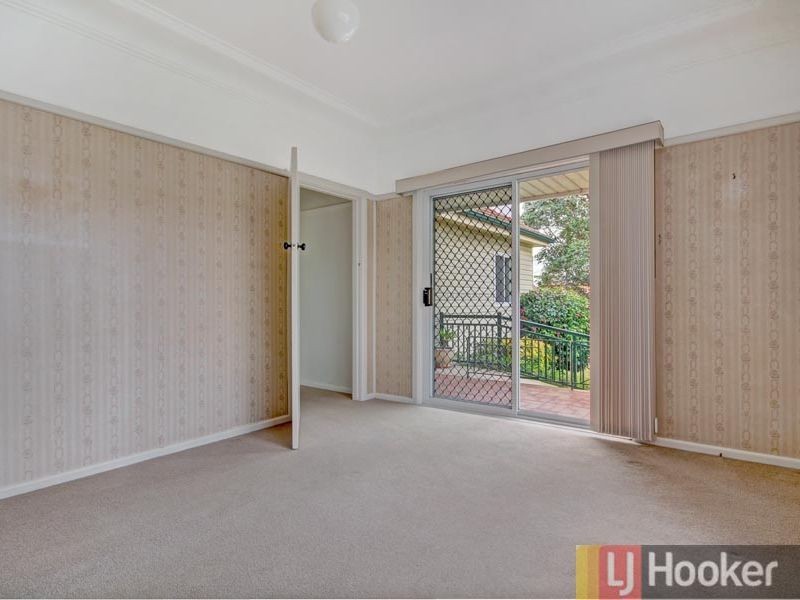 5 Greenlands Avenue, Peakhurst NSW 2210