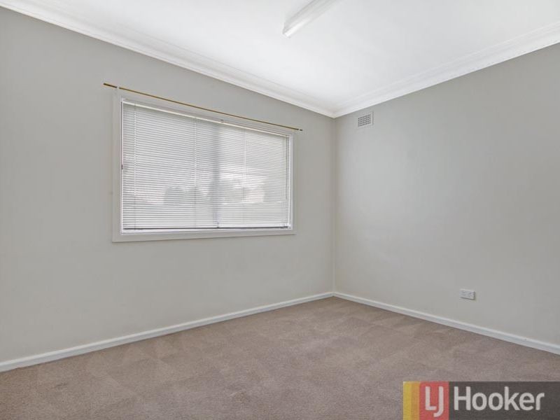 5 Greenlands Avenue, Peakhurst NSW 2210