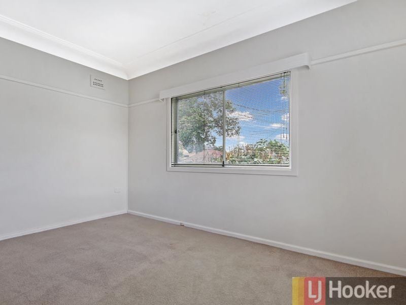 5 Greenlands Avenue, Peakhurst NSW 2210