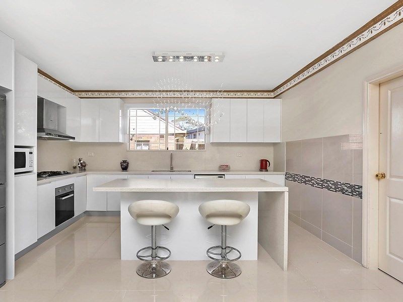 39 Thomas Street, Hurstville NSW 2220