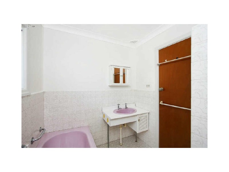 2/19 Parry Avenue, Narwee NSW 2209