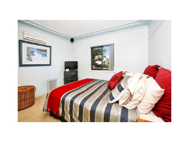 18 Mona Road, Riverwood NSW 2210