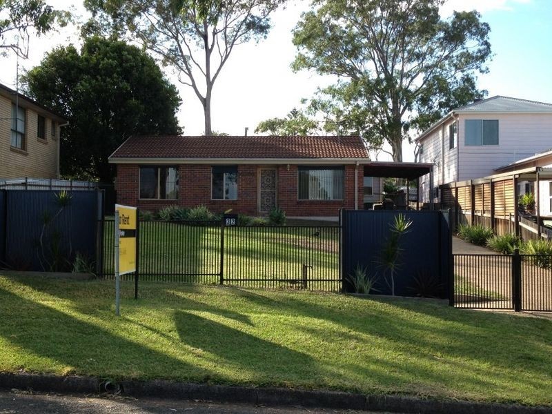 32 Lake Road, Fennell Bay NSW 2283