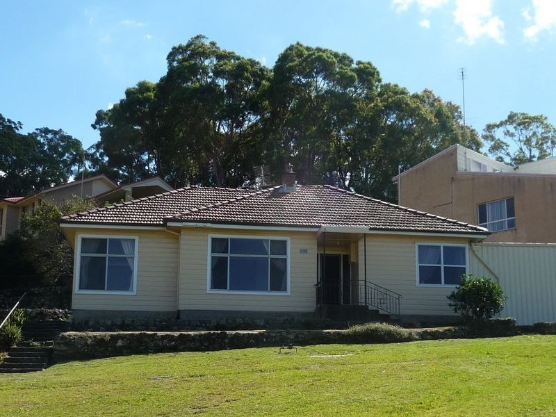 132 Fishing Point Road, Fishing Point NSW 2283