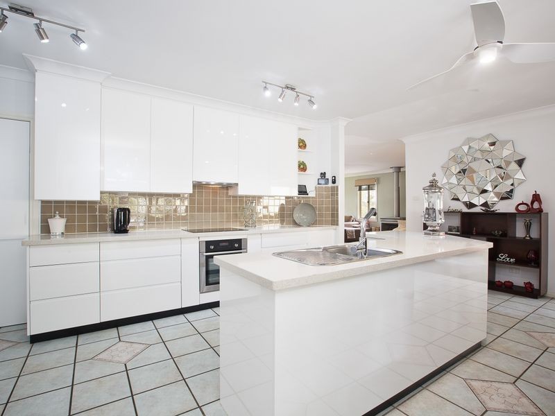13 Haslemere Crescent, Buttaba NSW 2283