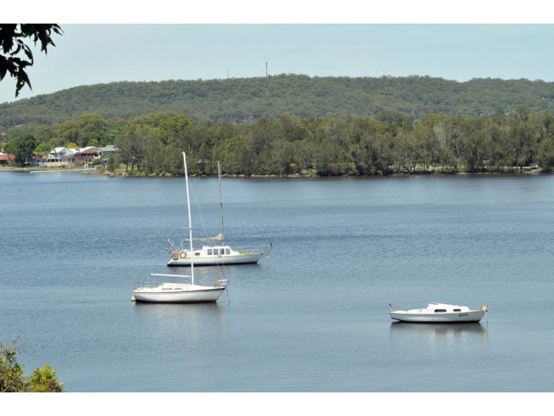 10 Blandford Street, Fennell Bay NSW 2283