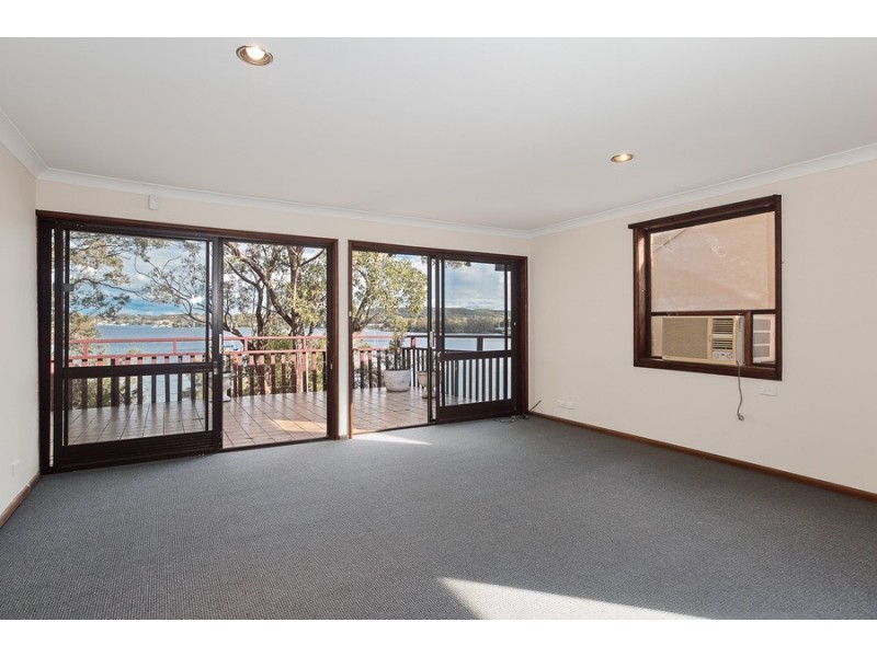 10 Blandford Street, Fennell Bay NSW 2283