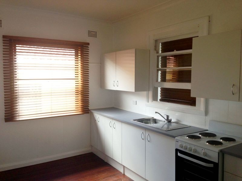 6 Fourth Street, Booragul NSW 2284