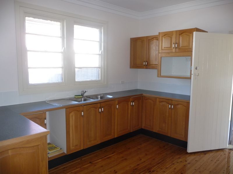 12 Rens Street, Booragul NSW 2284