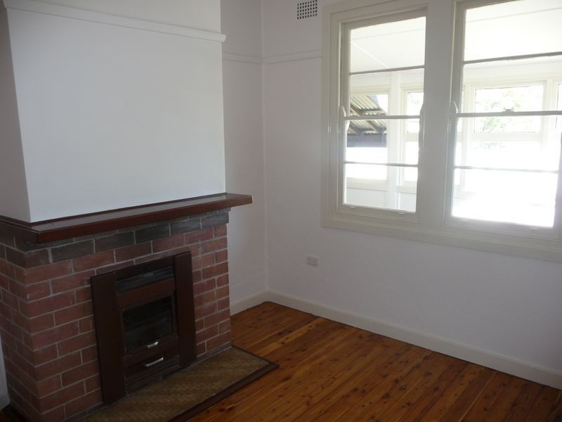 12 Rens Street, Booragul NSW 2284