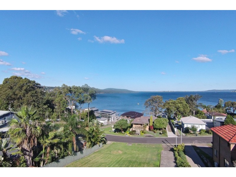 17 Wattle Street, Bolton Point NSW 2283