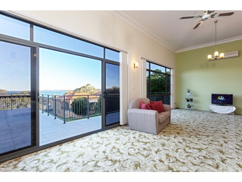 17 Wattle Street, Bolton Point NSW 2283