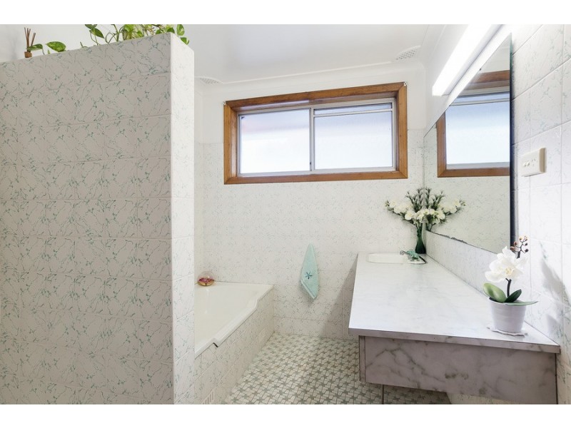 17 Wattle Street, Bolton Point NSW 2283