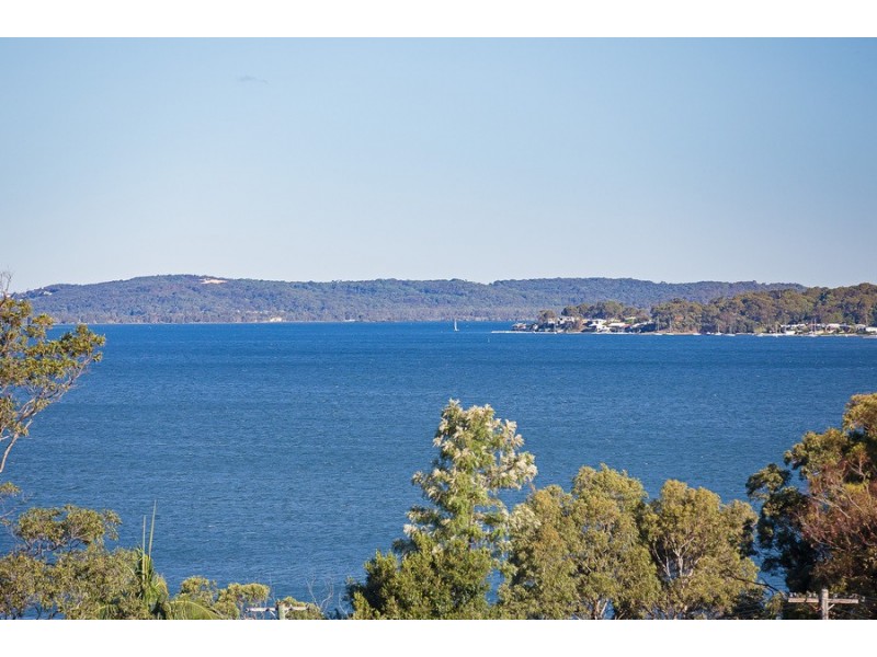 17 Wattle Street, Bolton Point NSW 2283