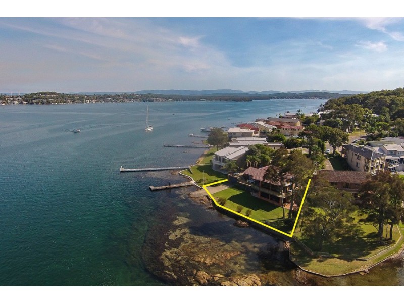 24 Grant Road, Coal Point NSW 2283