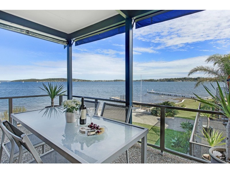 24 Grant Road, Coal Point NSW 2283