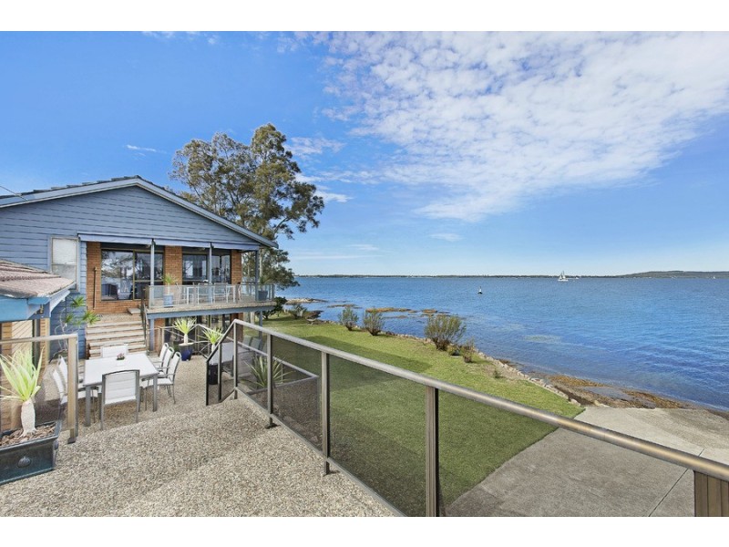 24 Grant Road, Coal Point NSW 2283