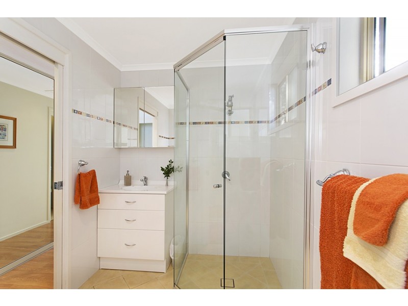 1 Grant Road, Coal Point NSW 2283