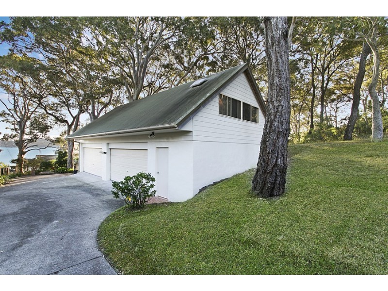 1 Grant Road, Coal Point NSW 2283