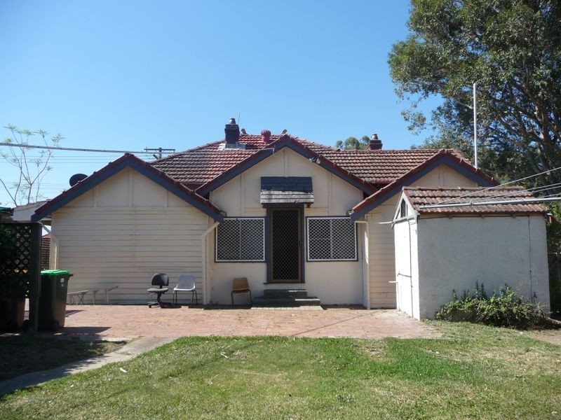 182 Excelsior Parade, Toronto NSW 2283