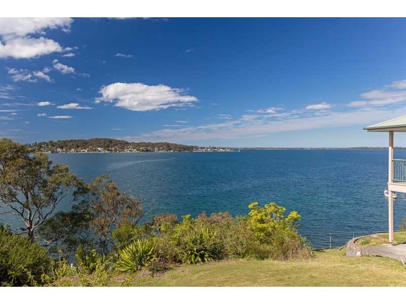 16 The Circlet, Rathmines NSW 2283