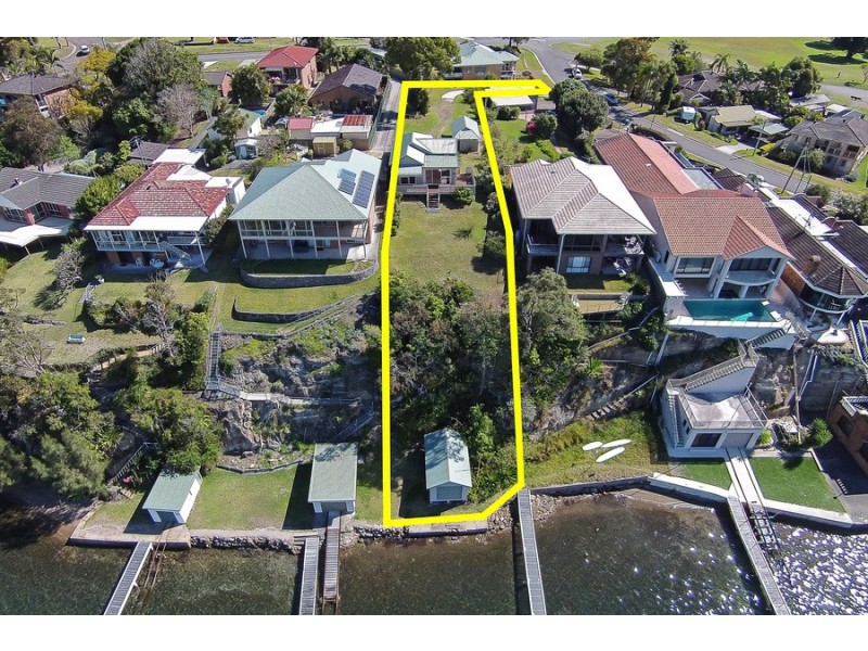 16 The Circlet, Rathmines NSW 2283