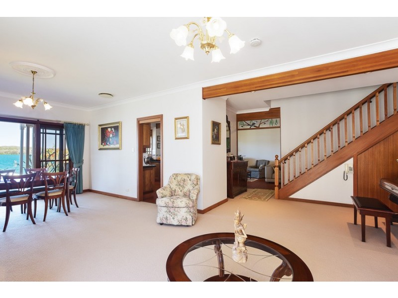 61 Coal Point Road, Coal Point NSW 2283