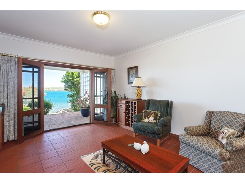 61 Coal Point Road, Coal Point NSW 2283