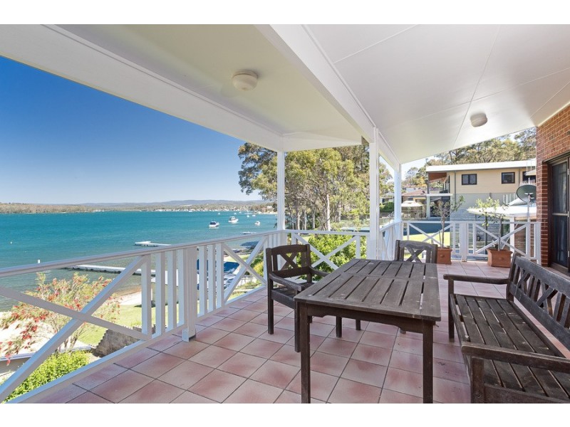 61 Coal Point Road, Coal Point NSW 2283