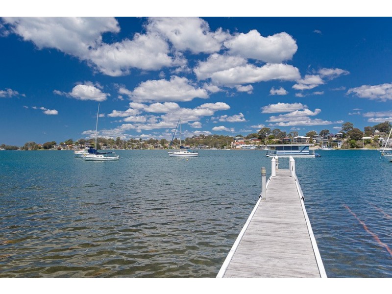 158 Sealand Road, Fishing Point NSW 2283