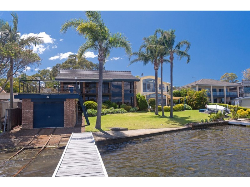 158 Sealand Road, Fishing Point NSW 2283