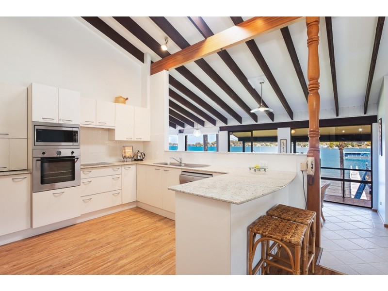 158 Sealand Road, Fishing Point NSW 2283