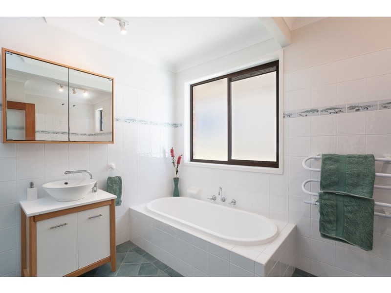 158 Sealand Road, Fishing Point NSW 2283