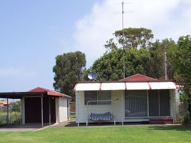 44 Emily Street, Marks Point NSW 2280