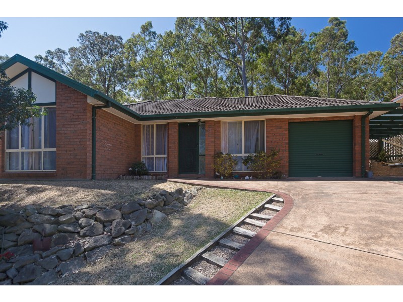 4 Columbia Close, Woodrising NSW 2284