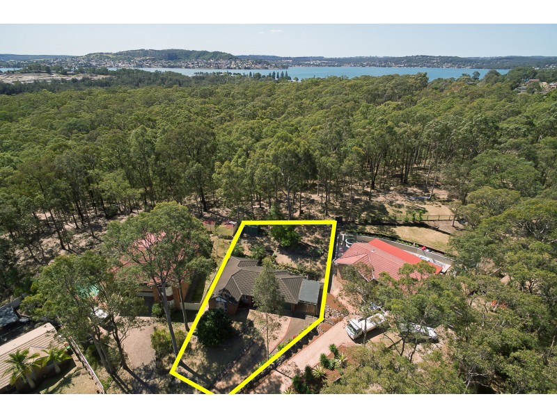 4 Columbia Close, Woodrising NSW 2284